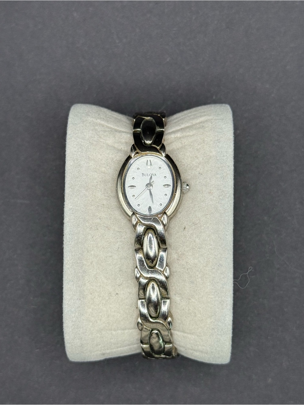 Vintage Bulova Women’s Oval Quartz Watch Silver Tone Link Bracelet
